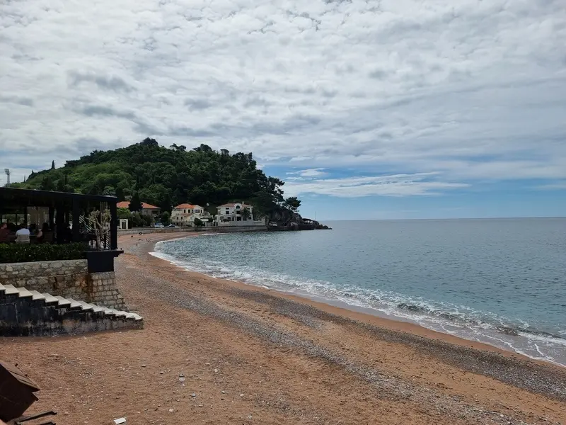 Letovanje Crna Gora Petrovac plaža